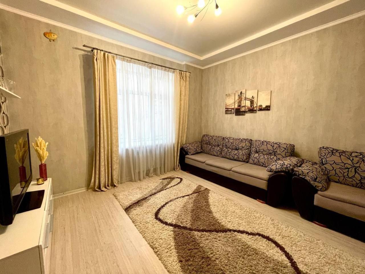 חארקיב Apartments On Skovoroda Street מראה חיצוני תמונה